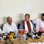 सोशल मीडिया की मदद से मिला खोया मोबाइल, पंडरा थाना ने लौटाया असली मालिक को | Lost Mobile Returned to Owner with Help of Social Media and Pandra Police