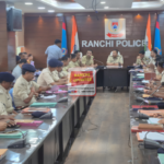 राँची एयरपोर्ट पर 5 घंटे लेट हुई बेंगलुरु फ्लाइट, यात्री की जान बचाने में इस्तेमाल हुई इमरजेंसी ऑक्सीजन | Bengaluru Flight Delayed 5 Hours at Ranchi Airport After Emergency Oxygen Used to Save Passenger