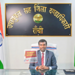 अशोक नगर में सड़क हादसे में फेरीवाले की मौत, शव के साथ सड़क पर उतरे परिजन; अज्ञात वाहन चालक की गिरफ्तारी की मांग | Street Vendor Killed in Road Accident Near Ashok Nagar, Family Protests with Body Demanding Driver’s Arrest